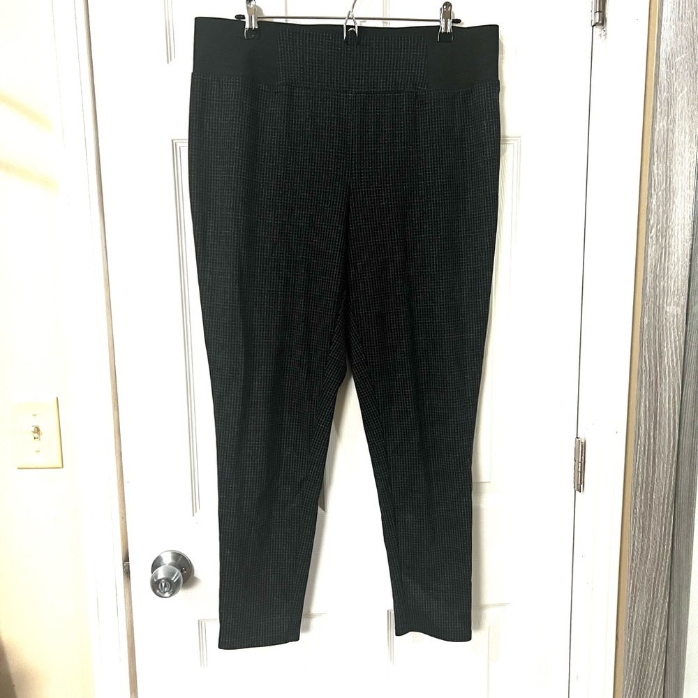 Black & grey striped leggings